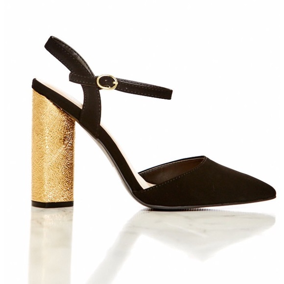 Black pointed too gold heel 1 LEFT!! - Picture 7 of 7